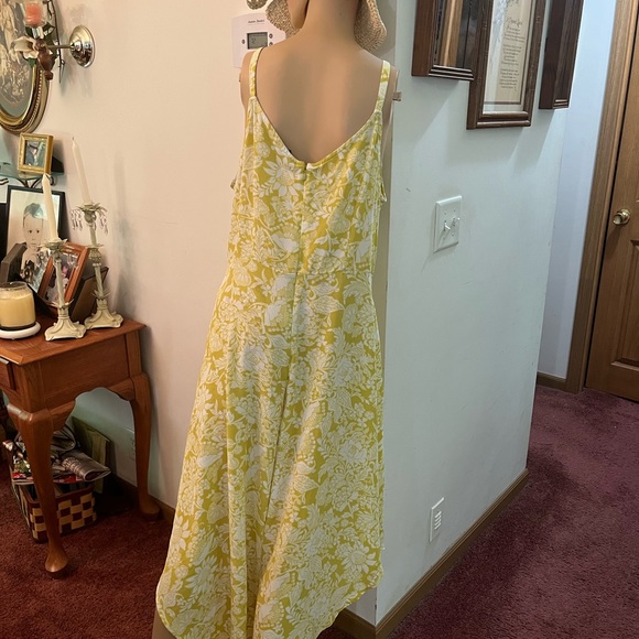 New XL jumpsuit never been worn! - Picture 5 of 12